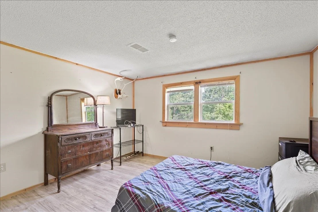 Photo of 3058 Perley