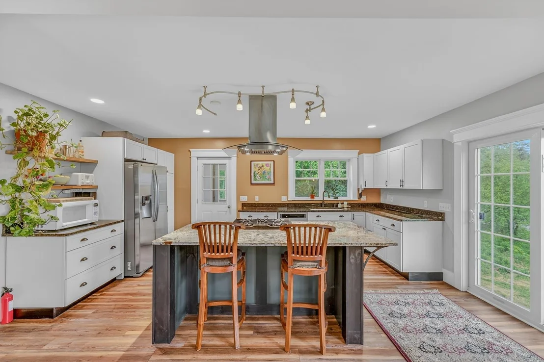 Photo of 905 Main