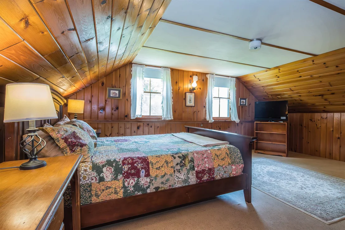 Photo of 2238 Upper Michigan