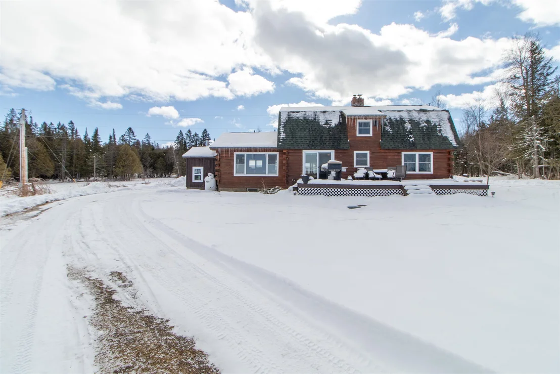 Photo of 2431 Roaring Brook