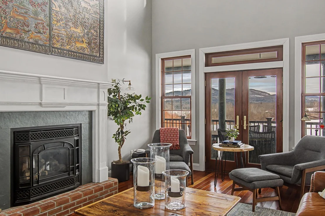Photo of 4517 Oak Hill