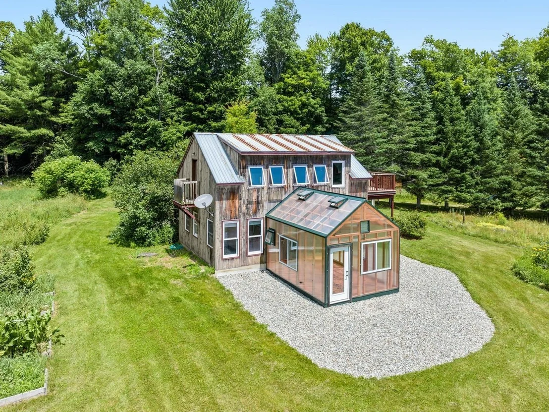Photo of 663 Guyette
