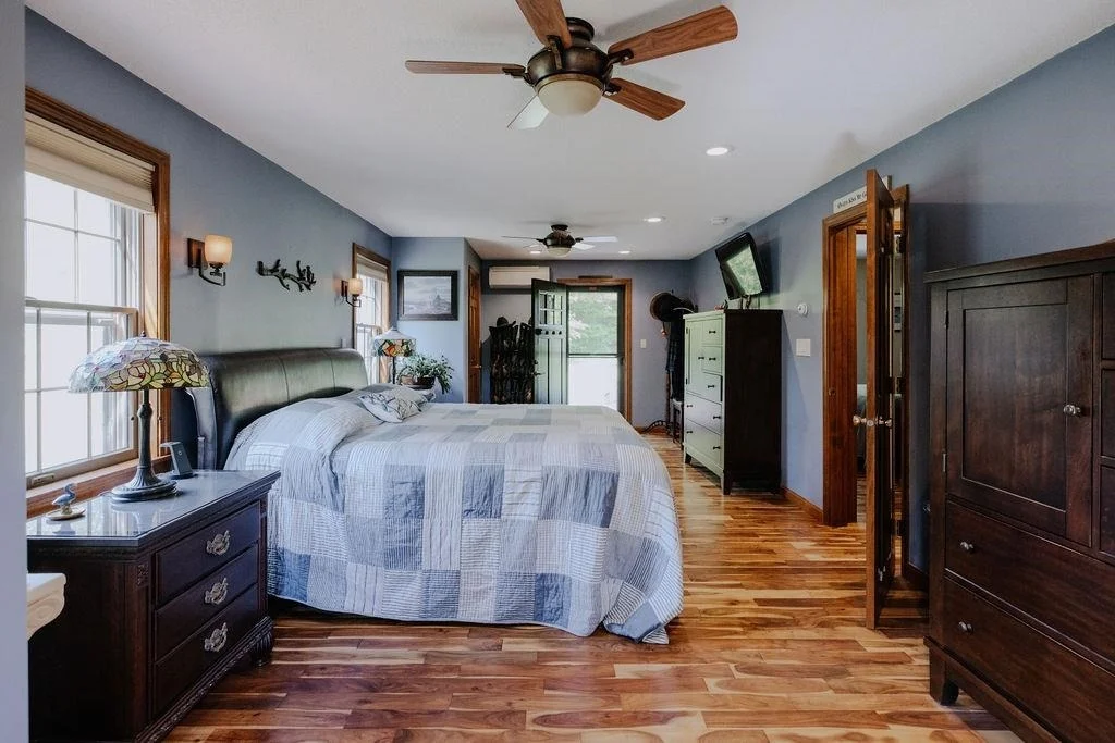 Photo of 266 W Surry