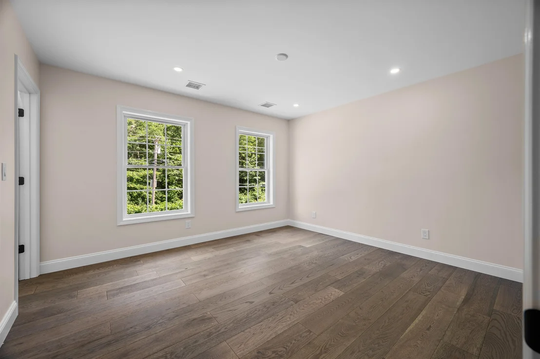 Photo of 335 Raymond
