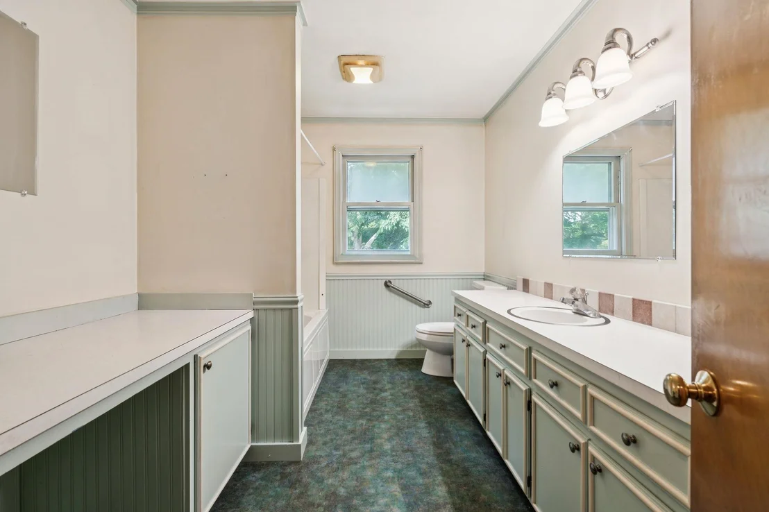 Photo of 72 Ledge