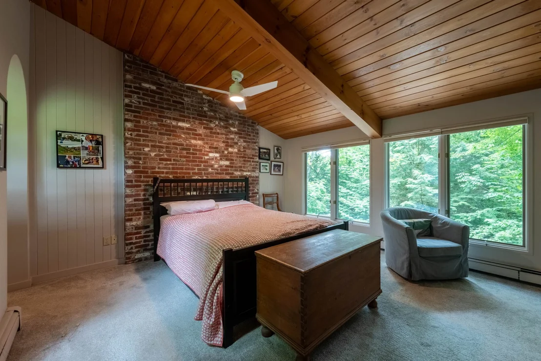 Photo of 477 Morgan