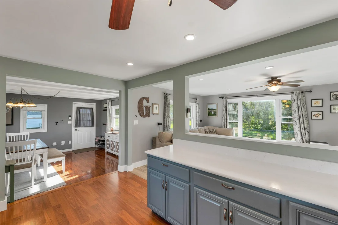 Photo of 6 Emerson