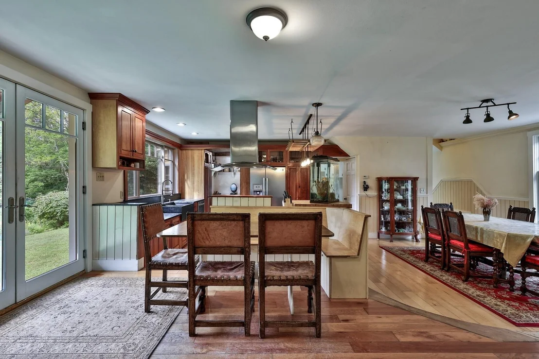 Photo of 11 Maple
