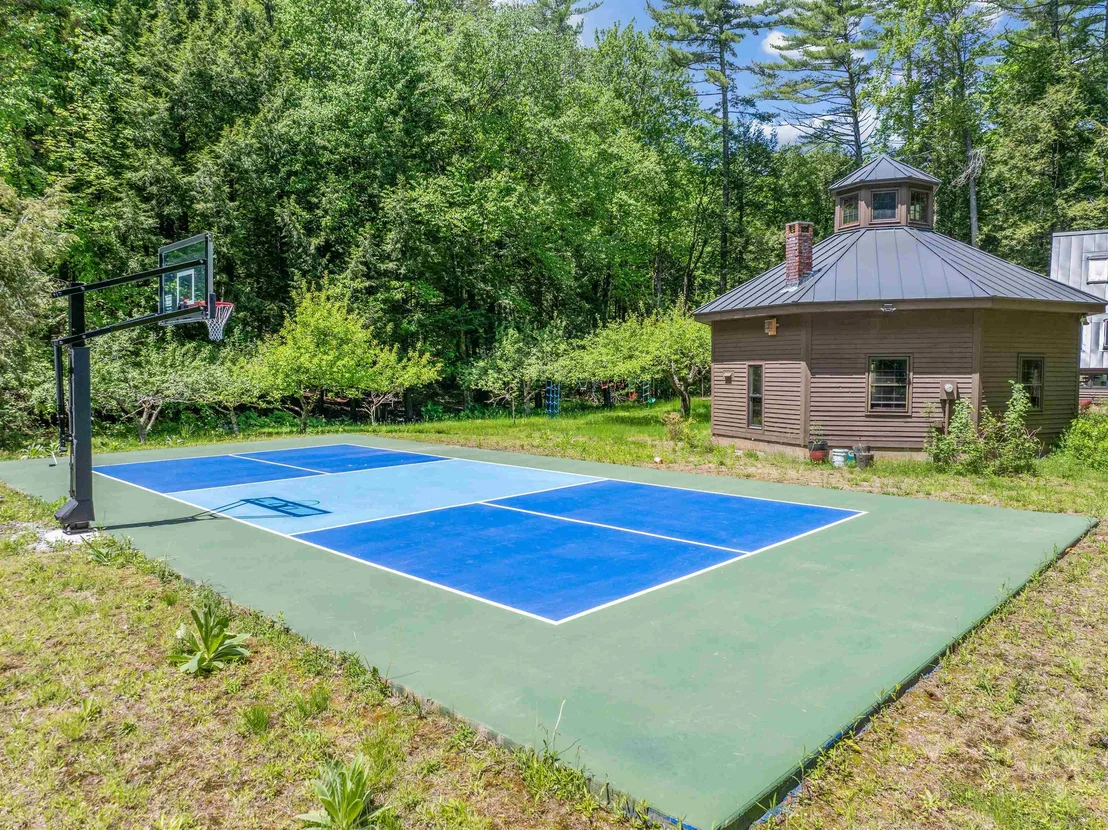 Photo of 47 Forest Pond