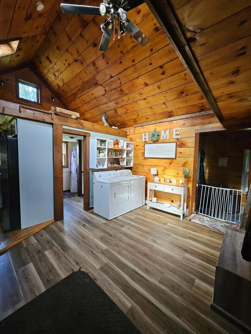 Photo of 731 Howard Hill