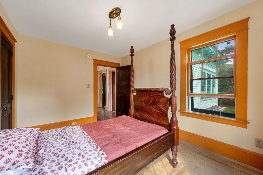 Photo of 173 Central