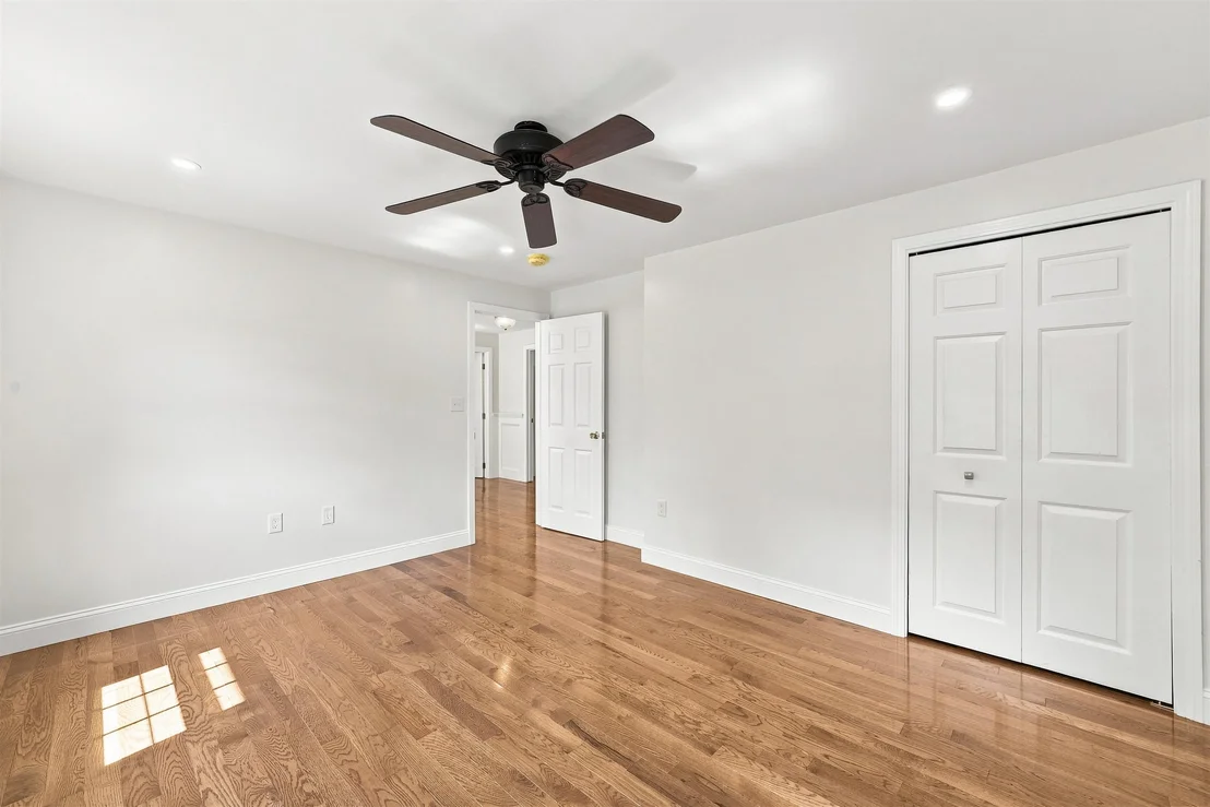 Photo of 9 Alexandra