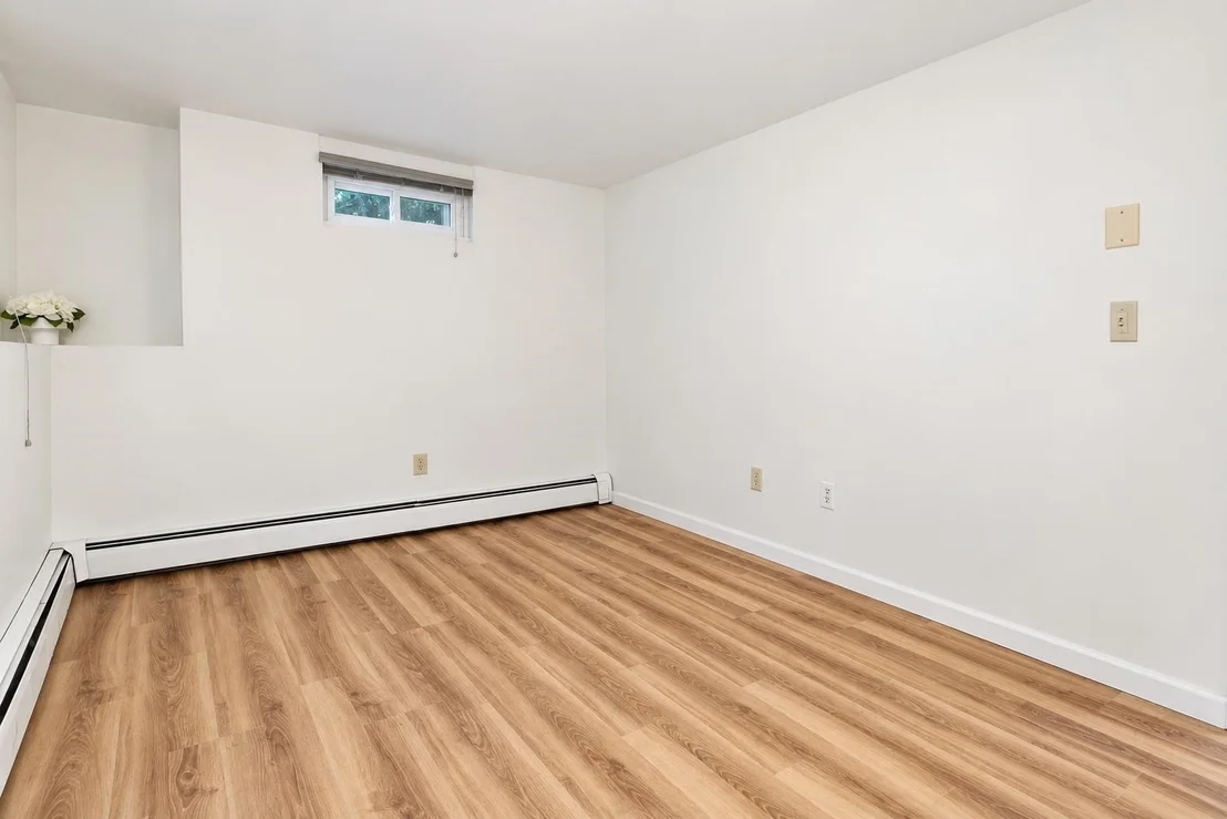 Photo of 12 Roundtree