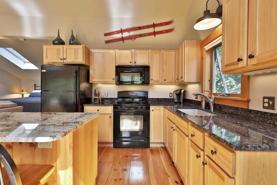 Photo of 426 Roaring Brook
