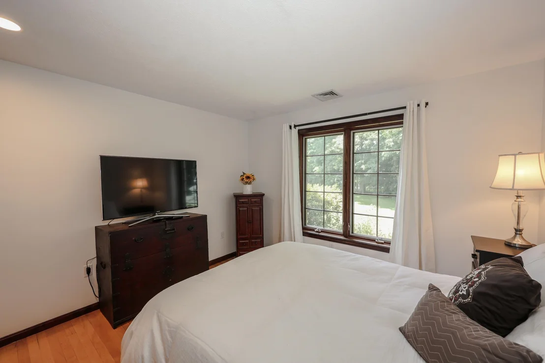 Photo of 4 CHENEY