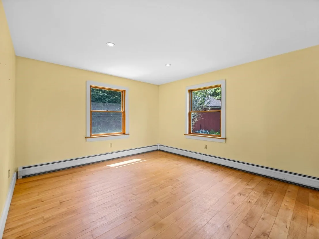 Photo of 210 Rowell Hill