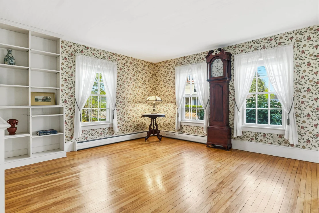 Photo of 567 Main