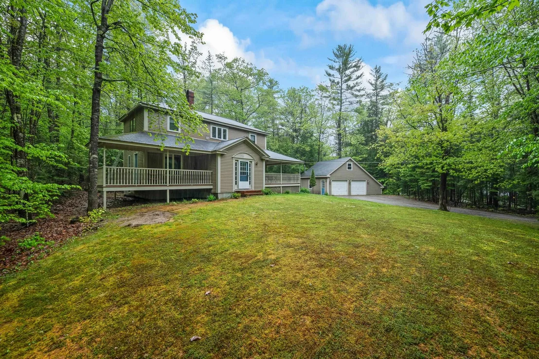 Photo of 100 Colonial