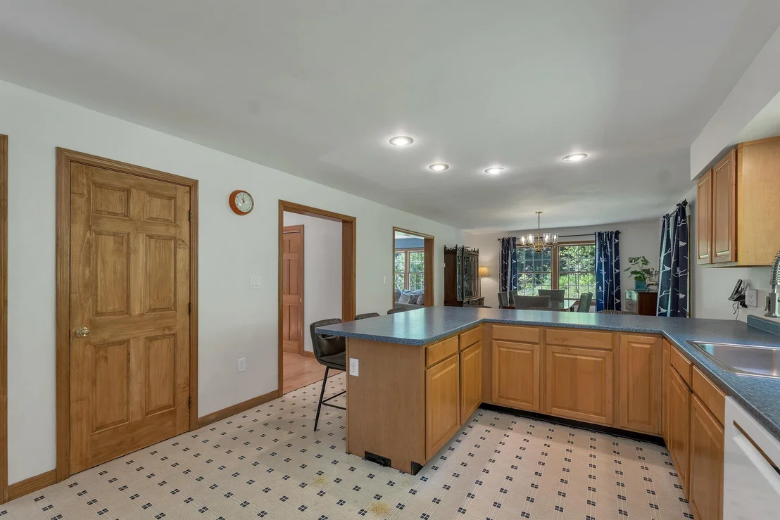 Photo of 1350 Barker