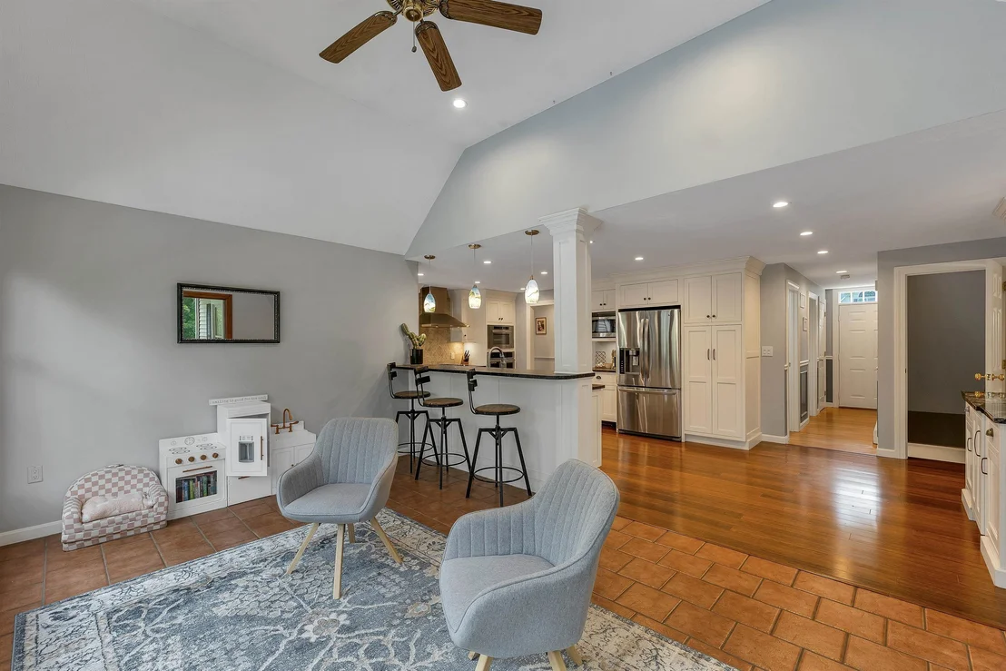 Photo of 27 Oakmont