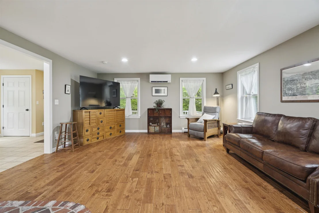 Photo of 89 Valley