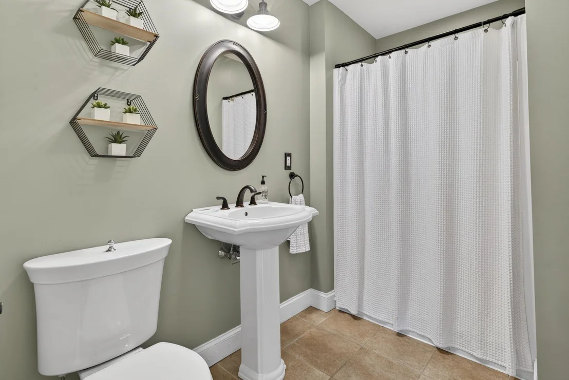 Photo of 376 Main