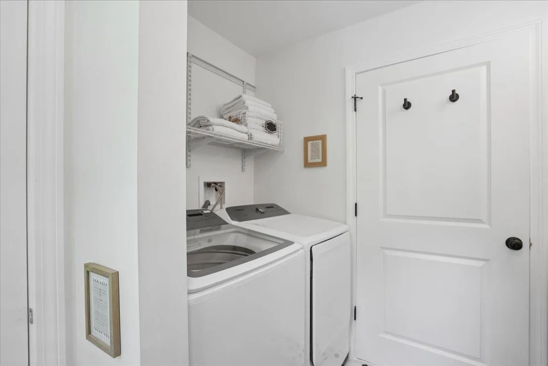 Photo of 102 East Broadway