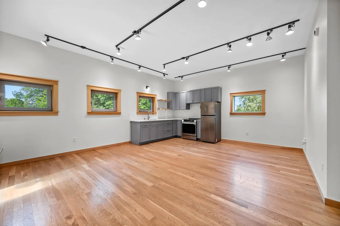Photo of 520 Collar Hill