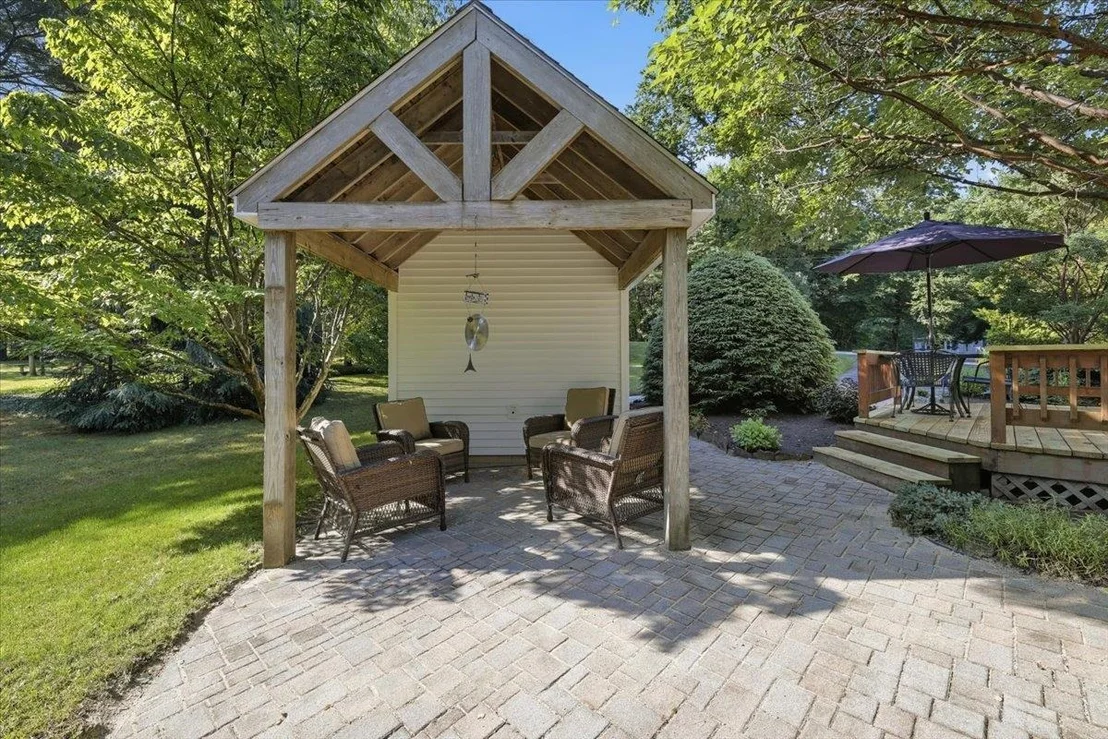 Photo of 16 Lakeview