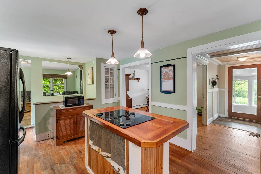 Photo of 387 Foote Brook