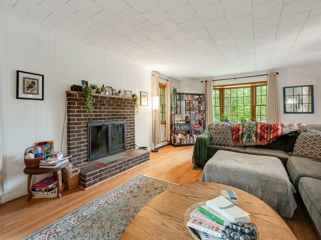 Photo of 1128 Hardscrabble
