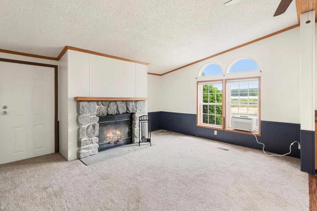 Photo of 425 Mountain View