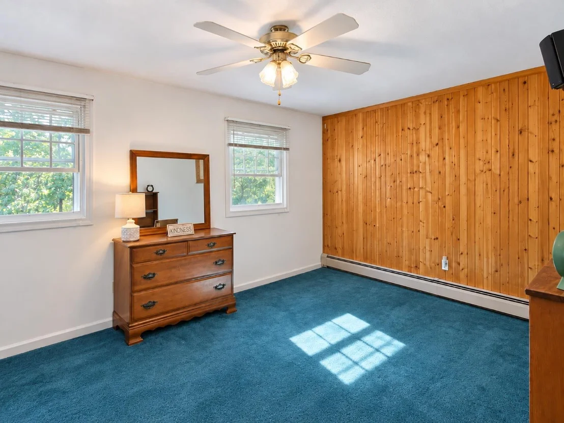 Photo of 12 Roundtree