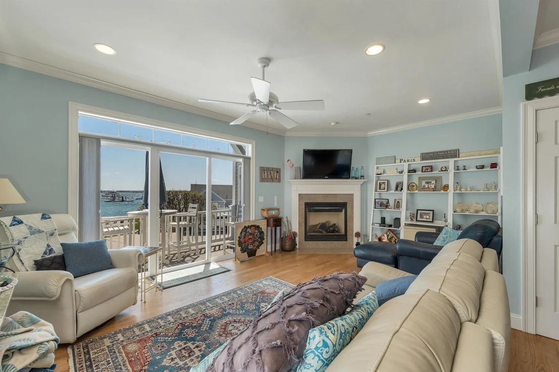 Photo of Unit 9 at 24 Harbor