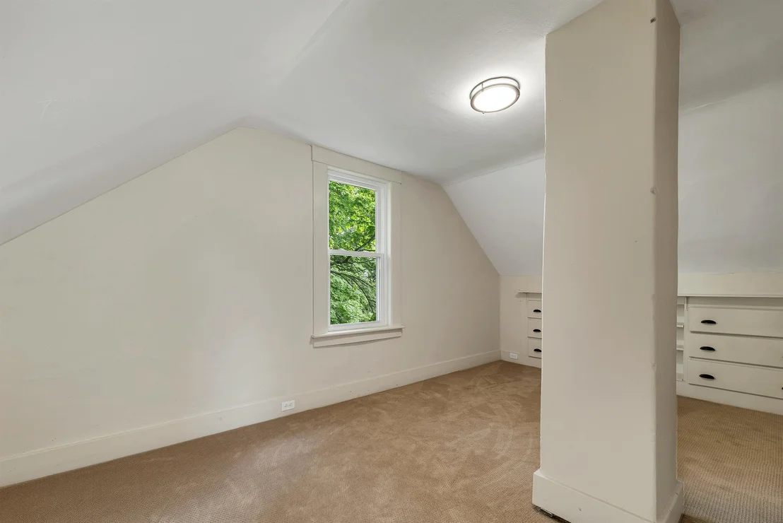 Photo of 33 Spruce