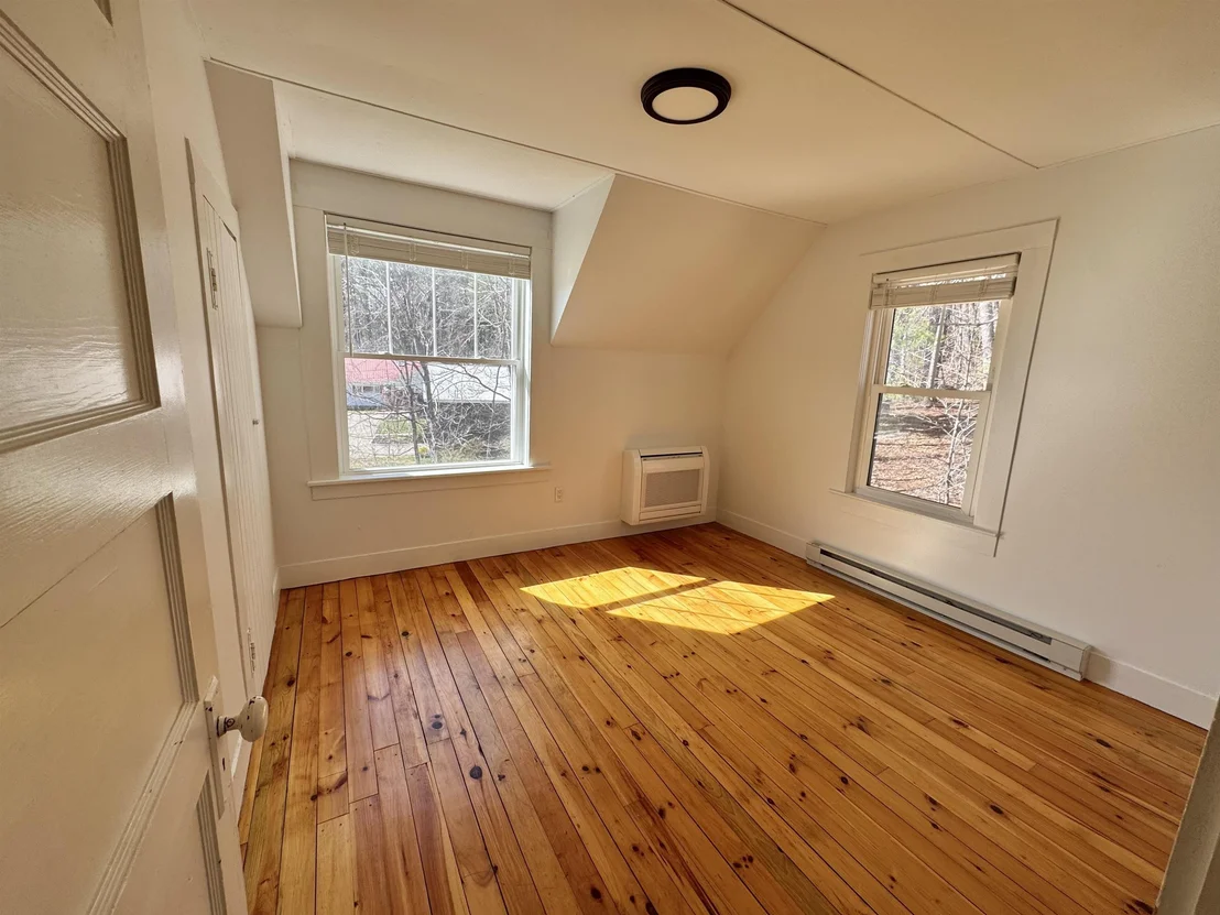 Photo of 424 Intervale Cross