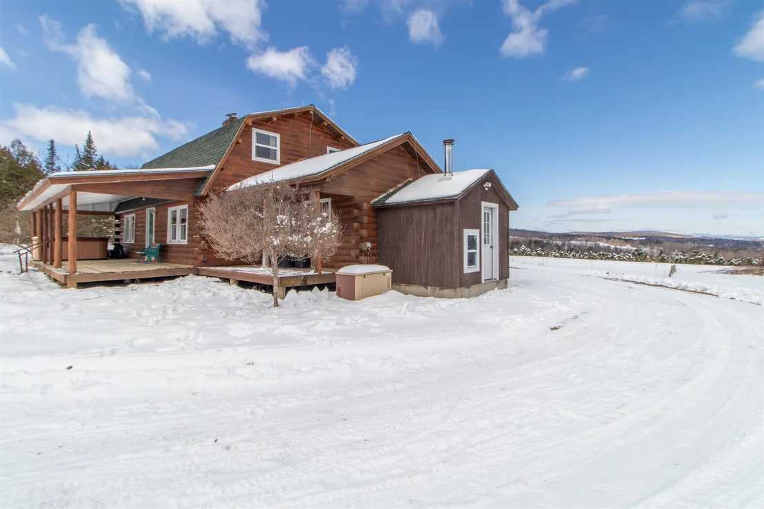 Photo of 2431 Roaring Brook