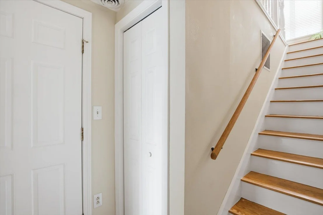Photo of Unit 8 at 989 Ocean