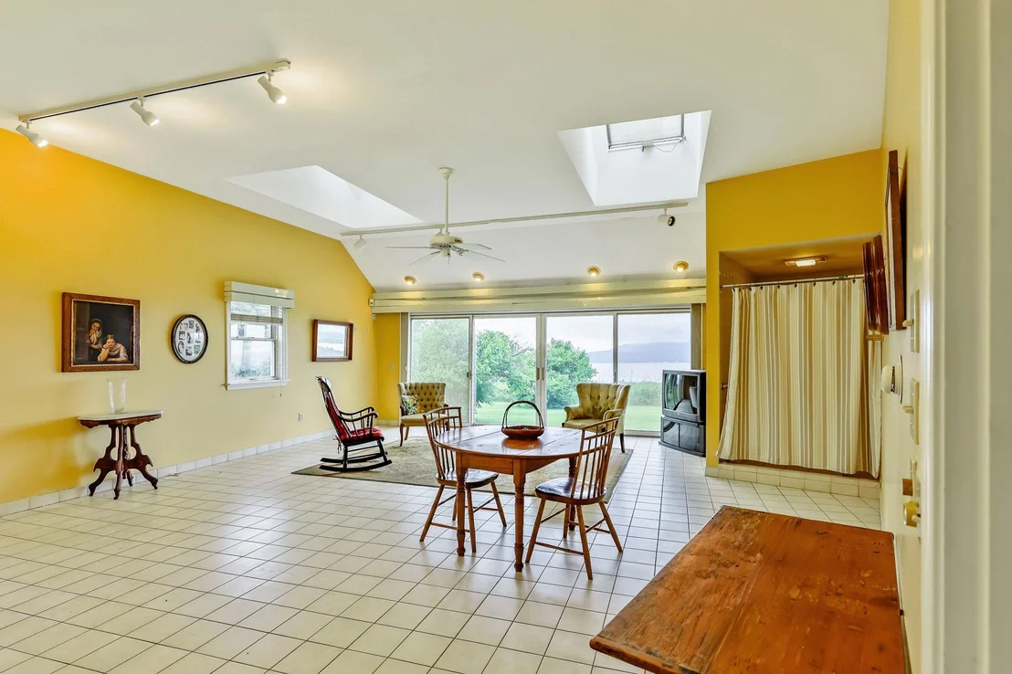 Photo of 535 Willey
