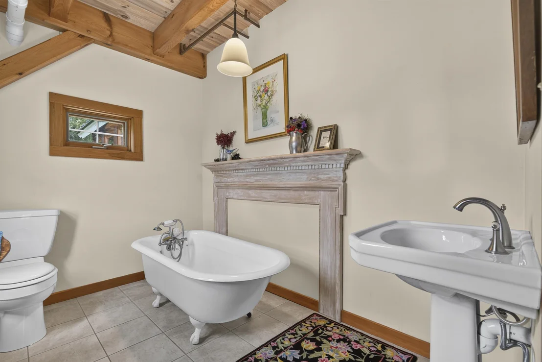 Photo of 854 Murray Hill