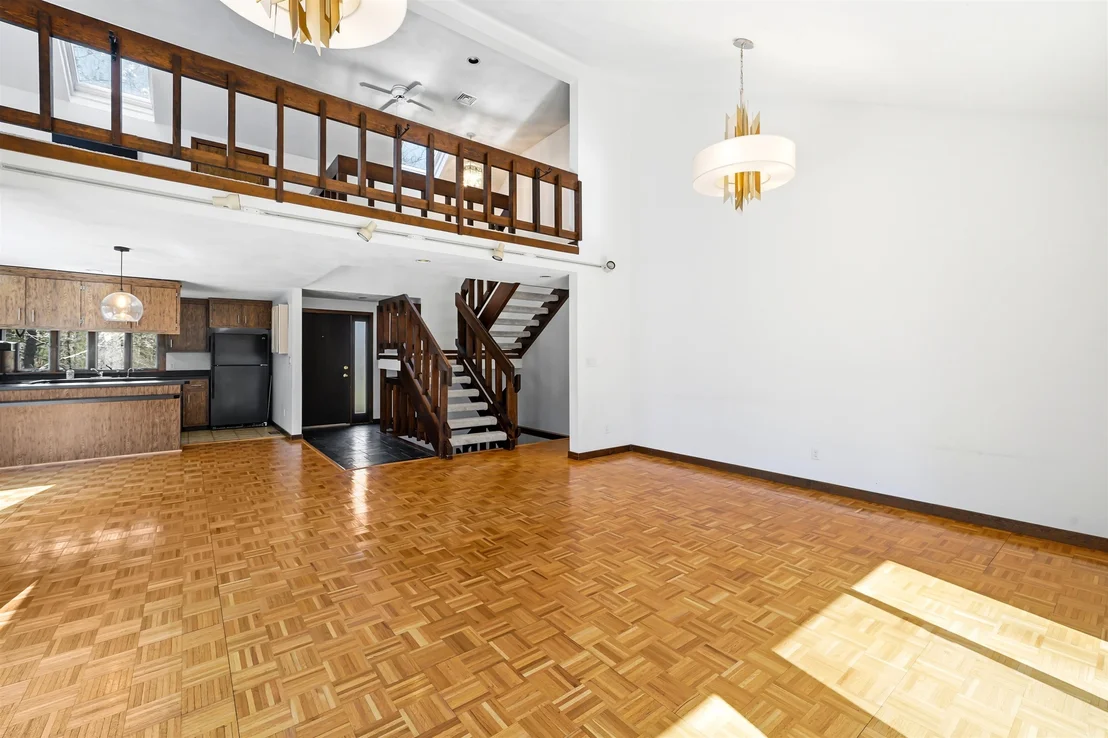 Photo of 88 Meetinghouse