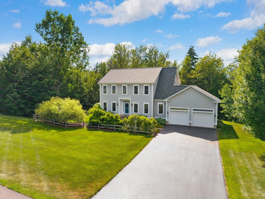 Photo of 900 Ledgewood