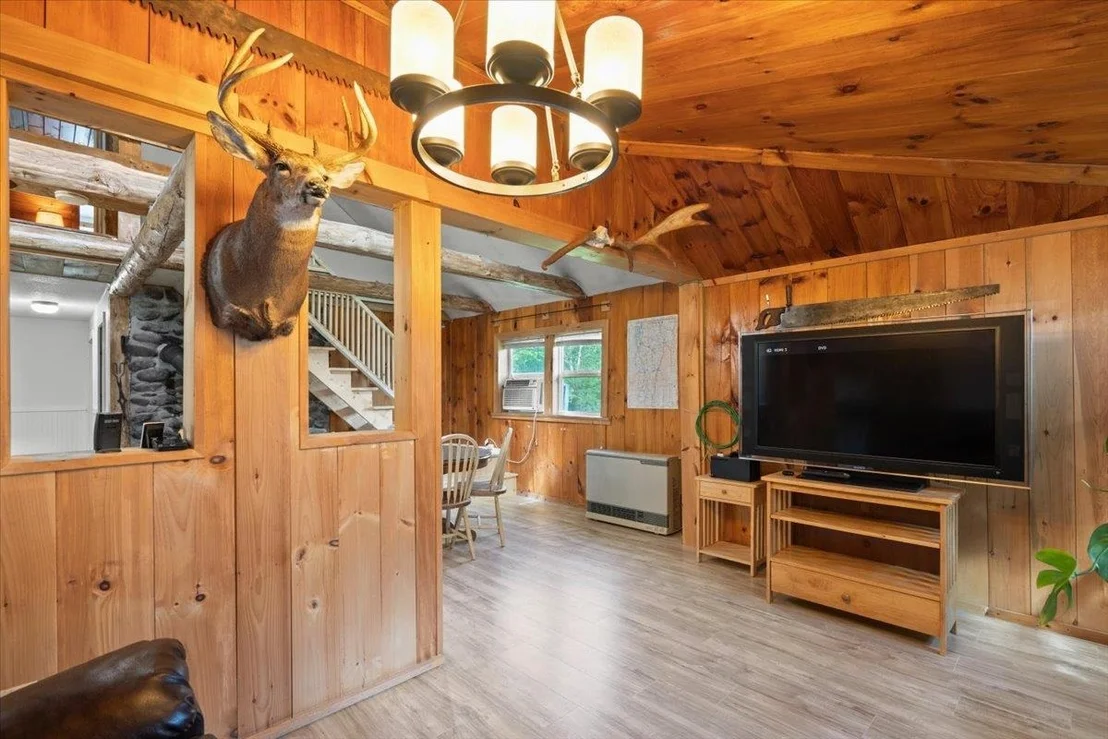 Photo of 3058 Perley
