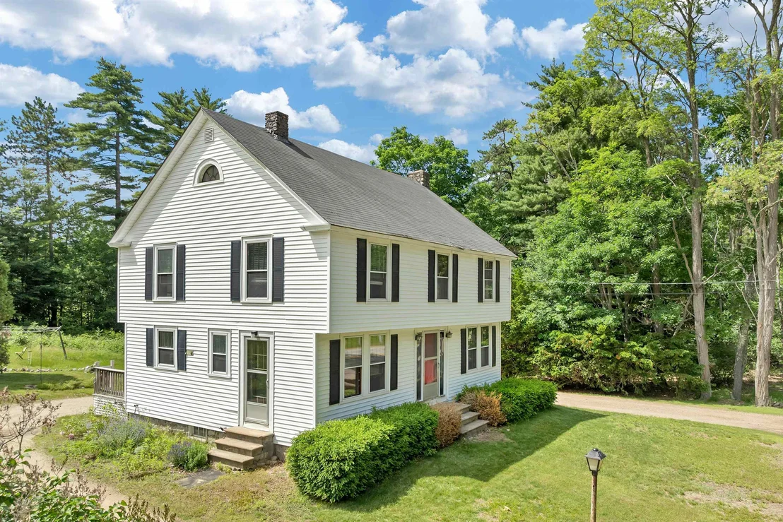 Photo of 652 West Side