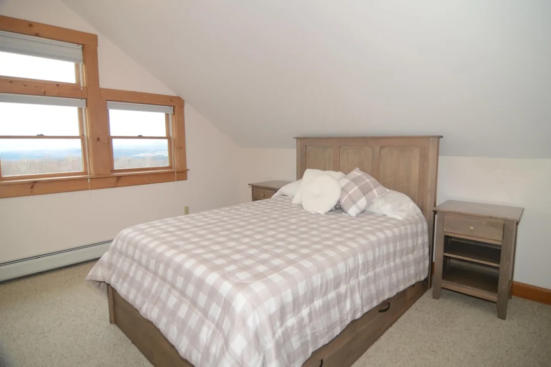 Photo of 734 Herrick