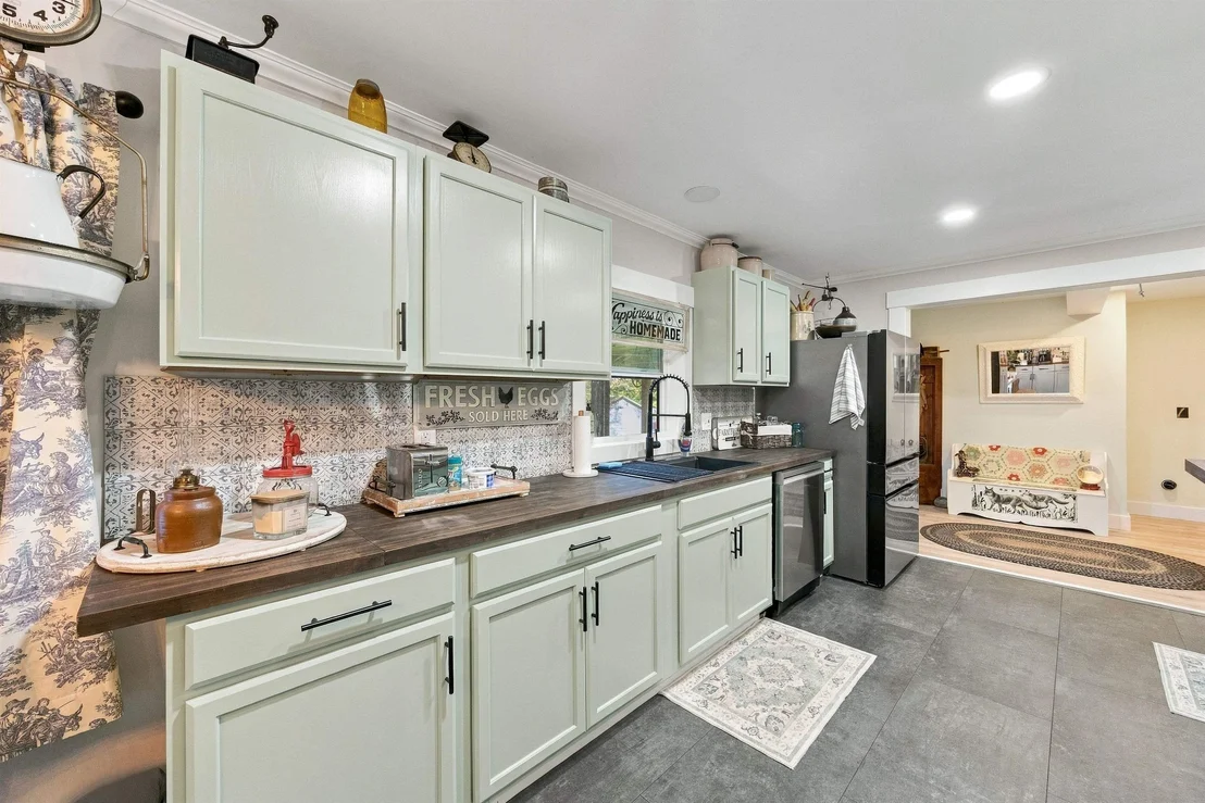 Photo of 144 White Plains