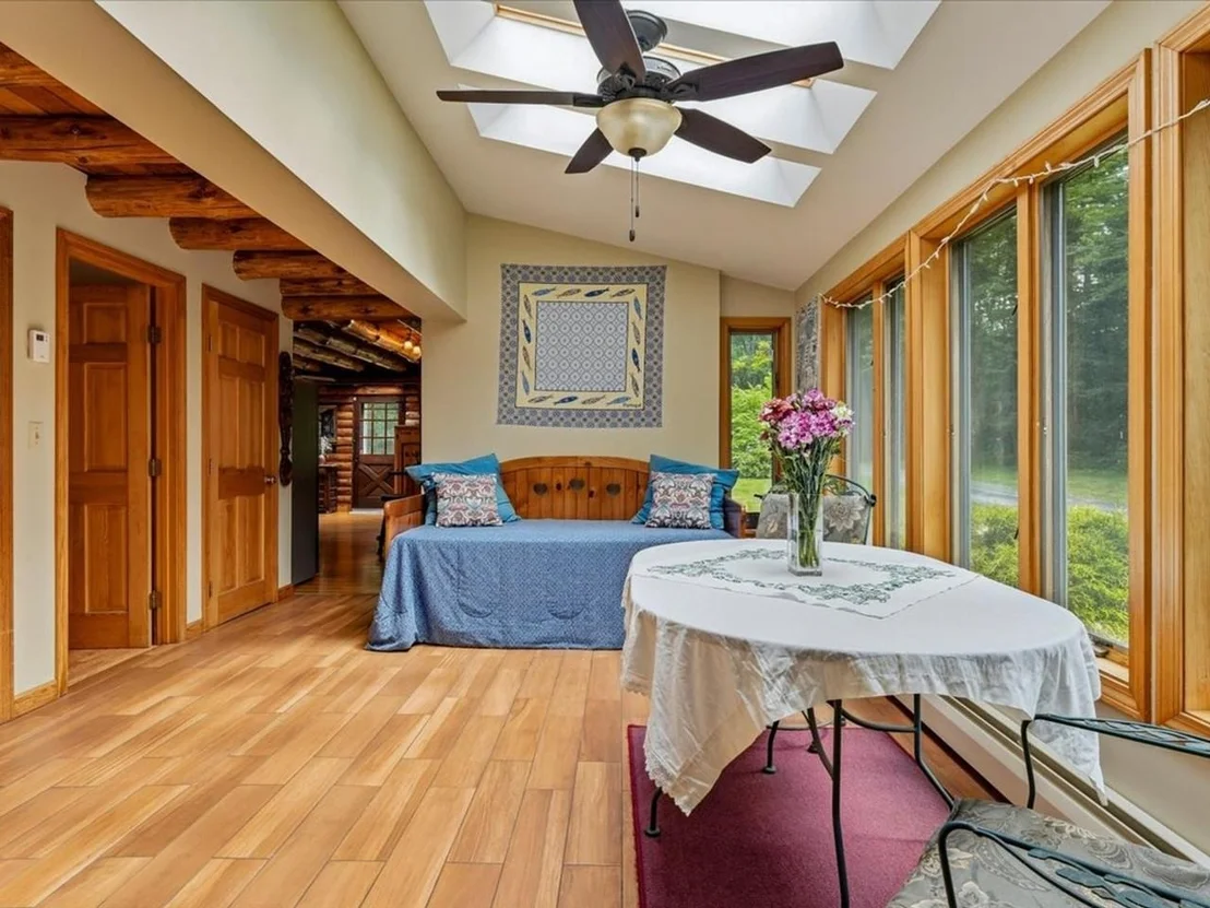 Photo of 709 West Milton