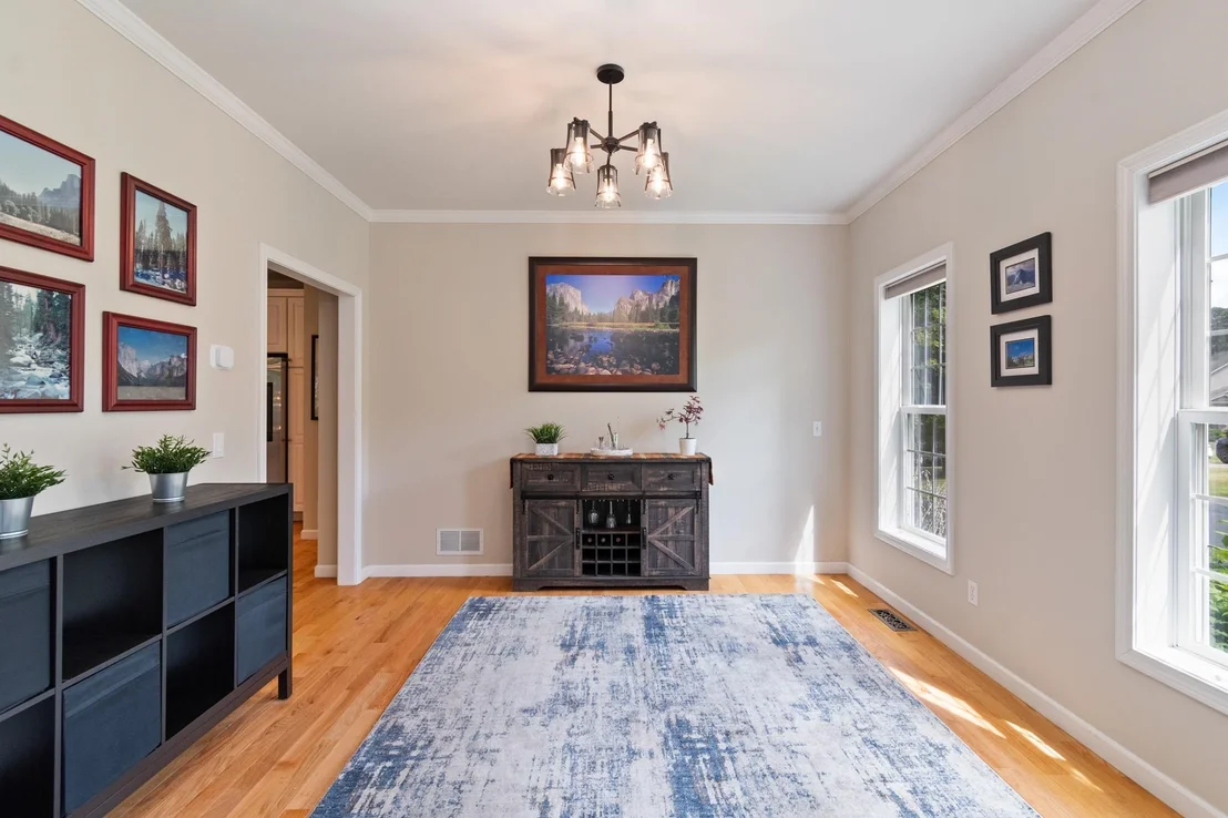 Photo of 900 Ledgewood