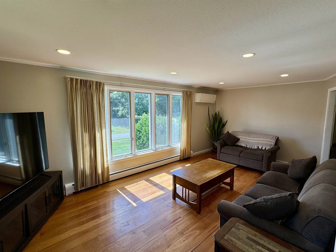 Photo of 252 Mountain View