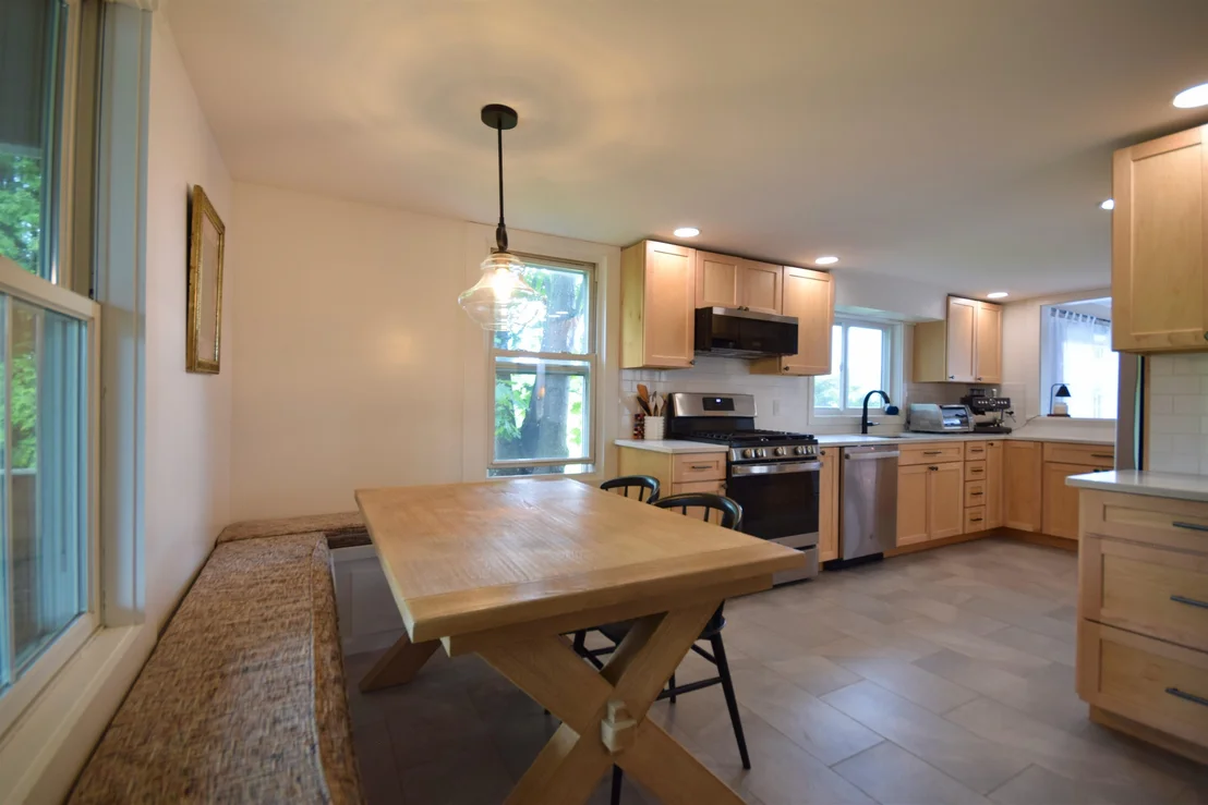 Photo of 2835 Mountain View